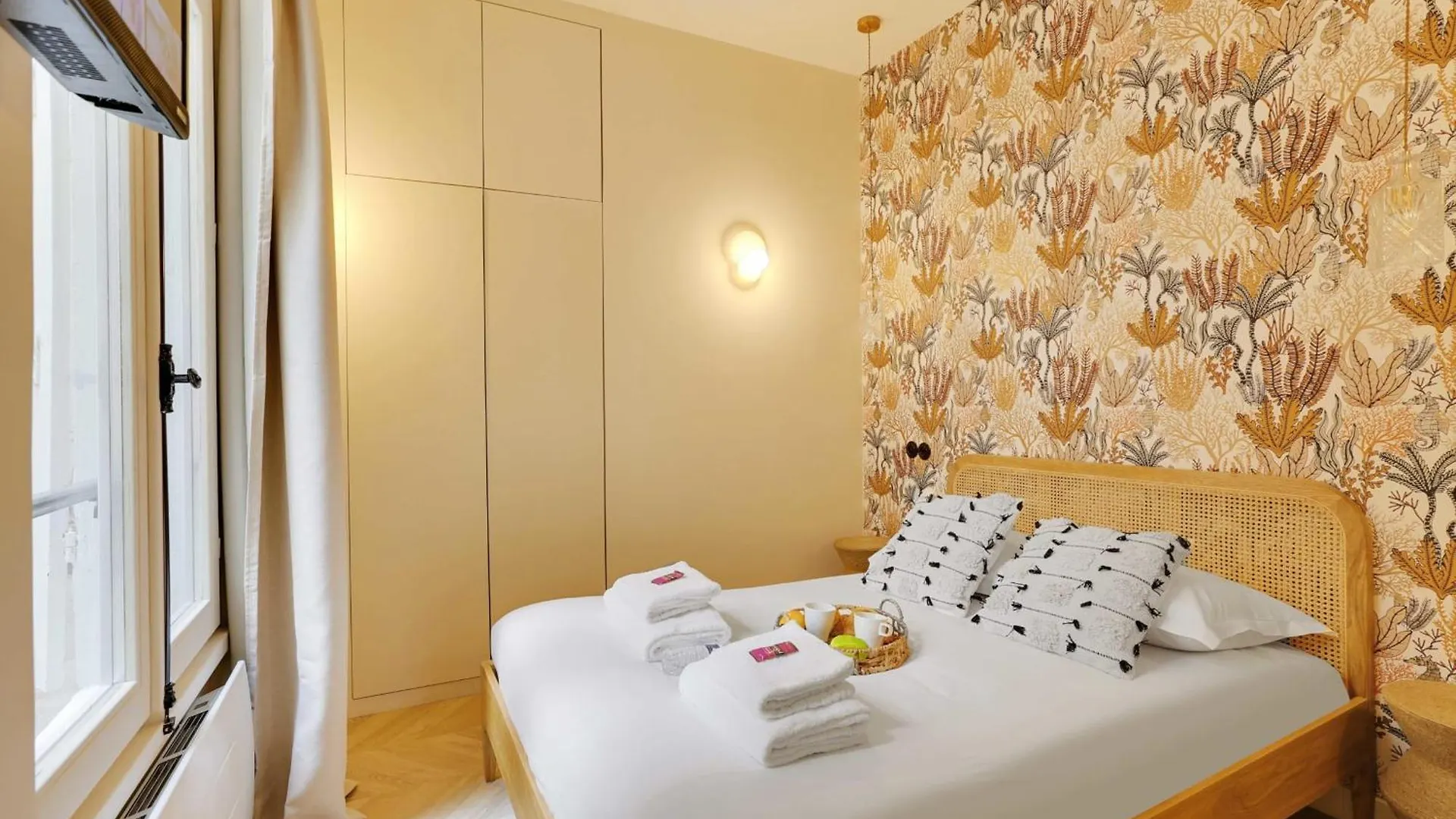 Charming Apartment -2Br-6P- Montmartre Paris 0*,  France