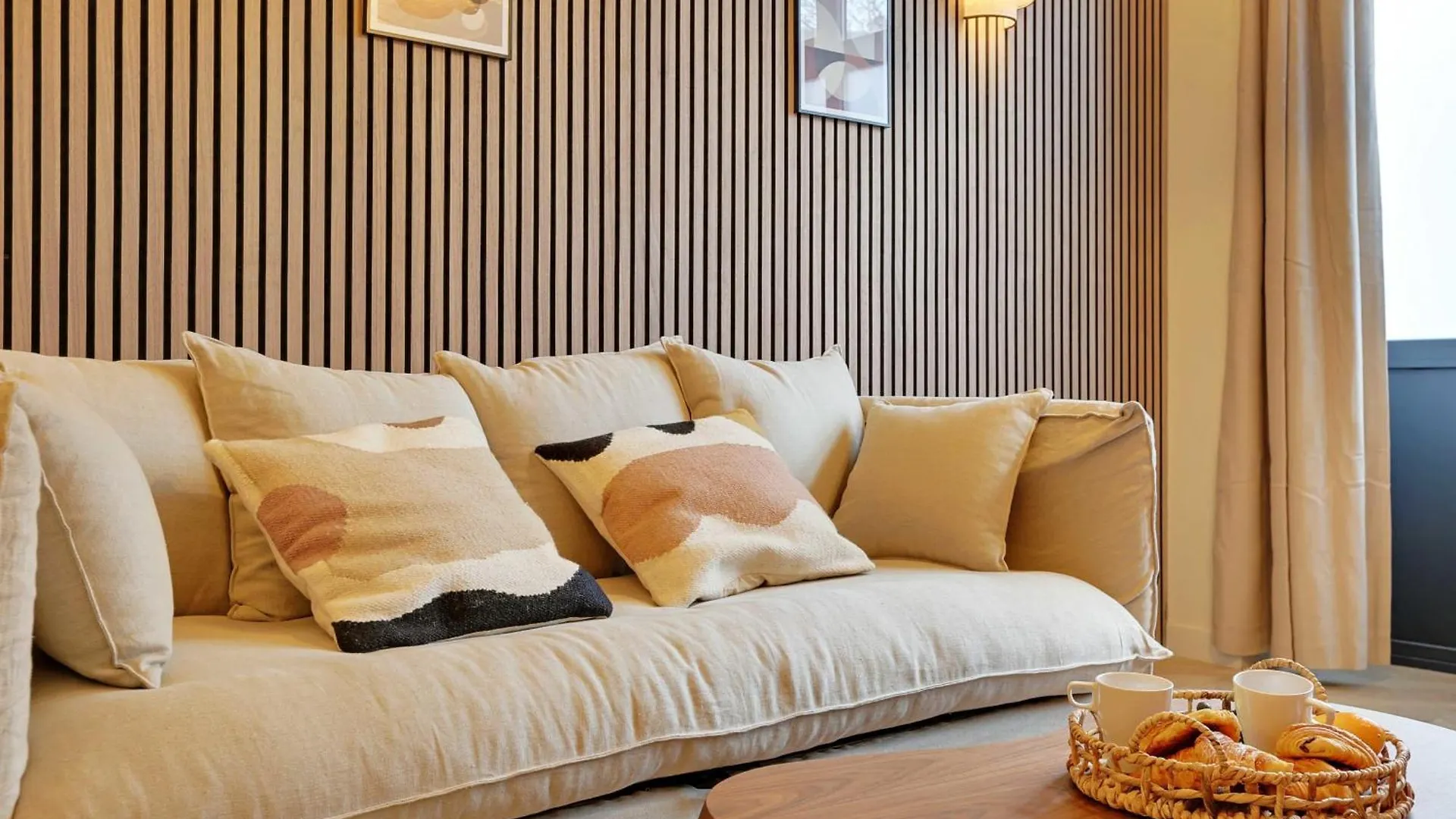 Charming Apartment -2Br-6P- Montmartre location